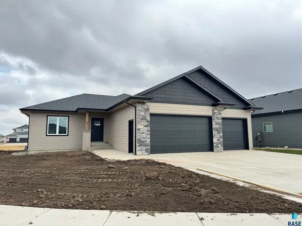 3804 S Catcher Ct, Sioux Falls, SD 57110
