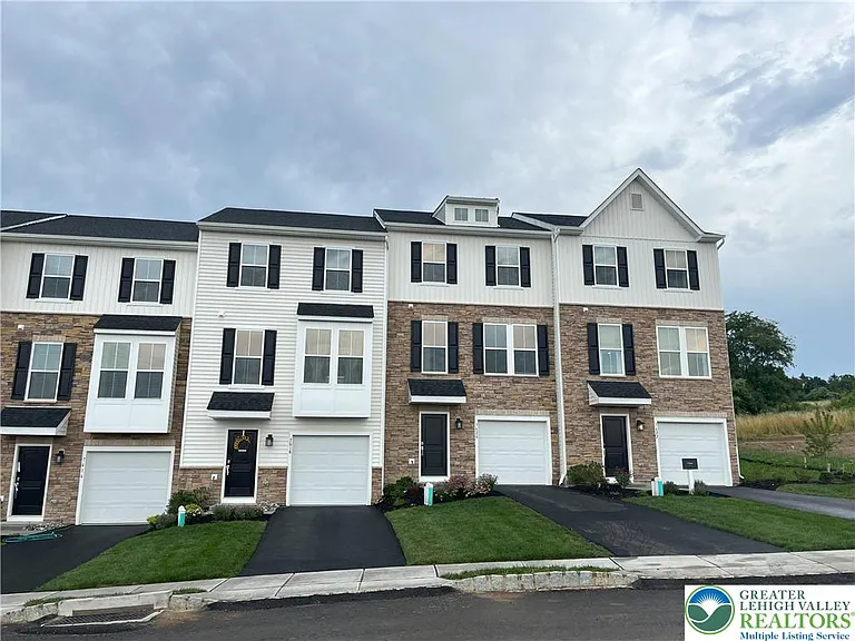 7620 Clayton Ave — Photo 3