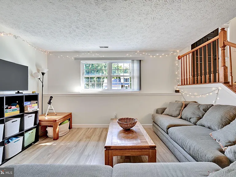 350 Long Meadow Way — Photo 20