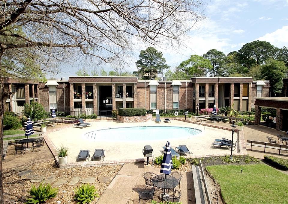 1st image of 7555 Katy Fwy APT 159