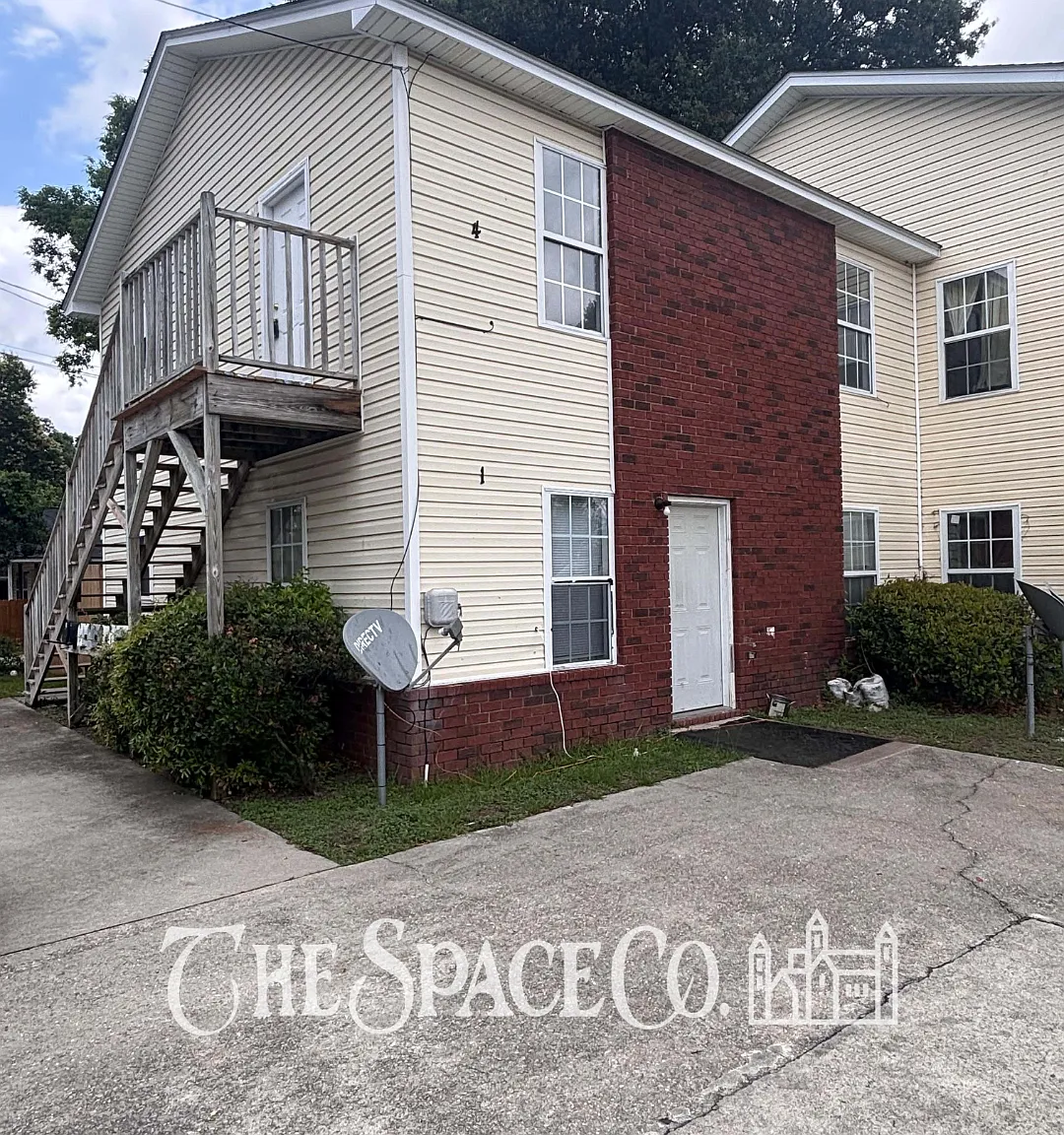 2 bed, 1.0 bath, $1,400 — Photo 1