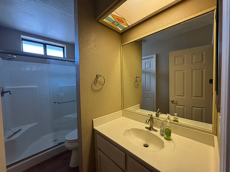 2022 Merrill Ln #6D — Photo 11