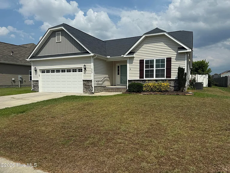 625 Jade Ln — Photo 2