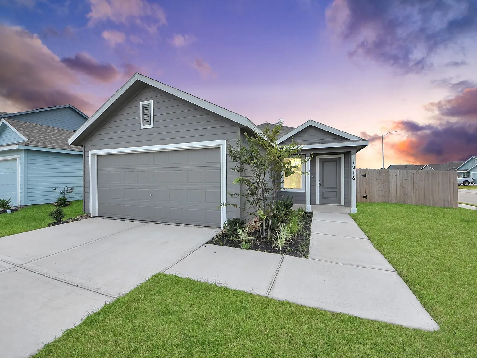 4 bed, 2.0 bath, 1600 sqft, $1,700 — Photo 1