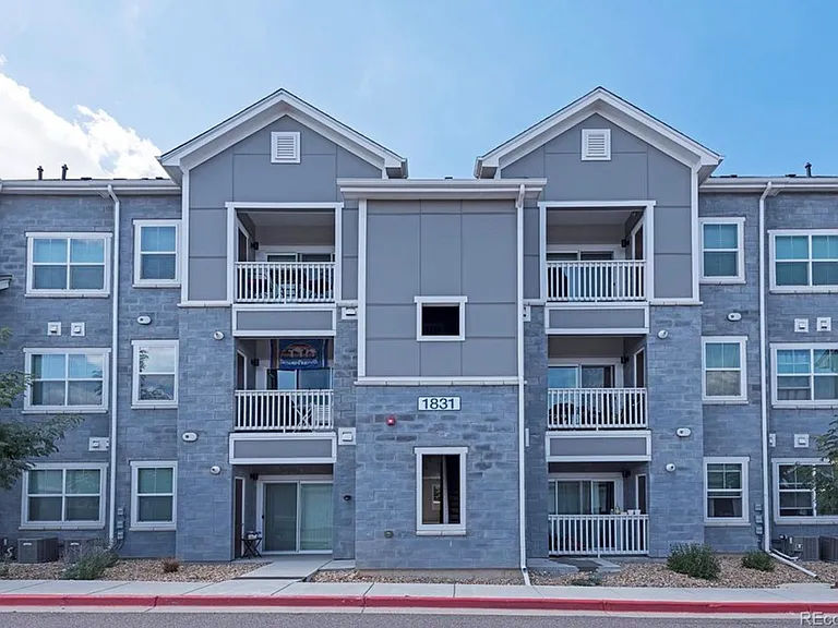 1831 S Dunkirk St #306 — Photo 17