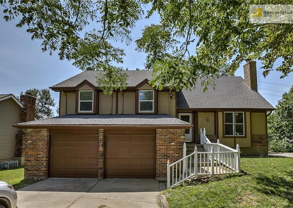 Front view from the driveway.