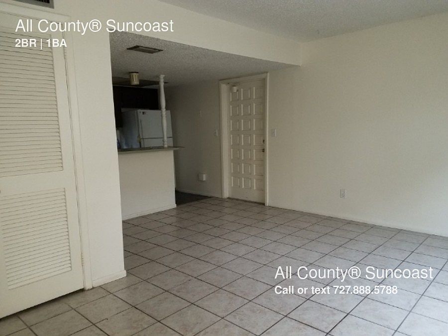 1st image of 471 76th Ave N APT 1