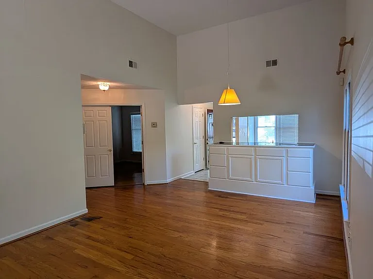220 Saint Andrews Ln — Photo 11