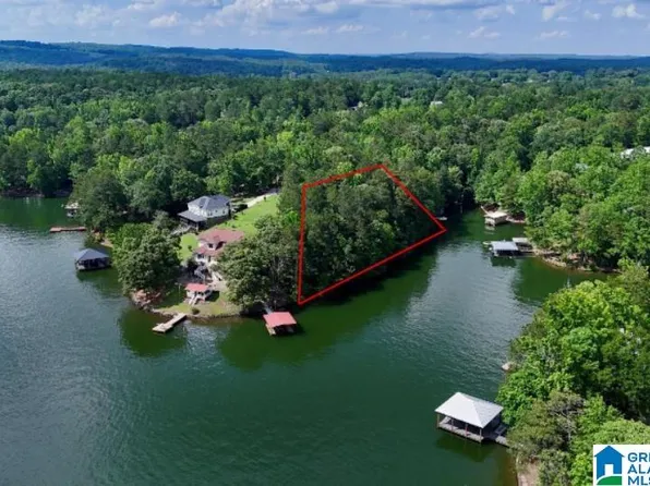 221 Walnut St #32, Wedowee, AL 36278