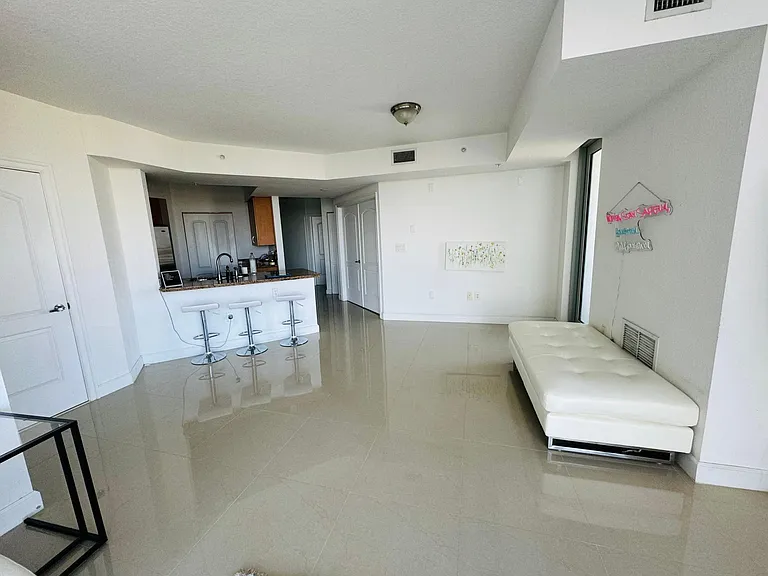 Radius Dr — Photo 8