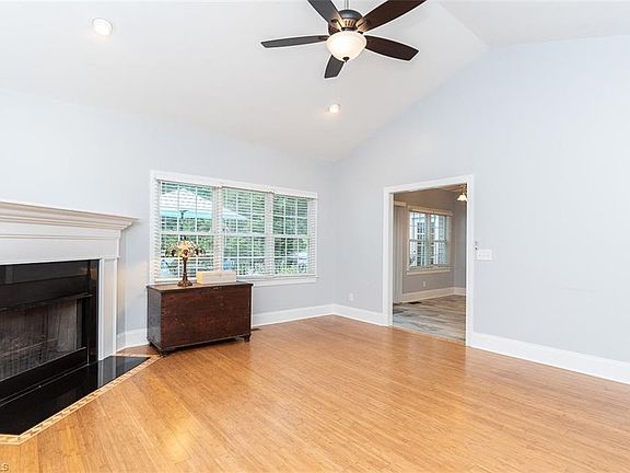 5th image of 2254 Millbrook Dr