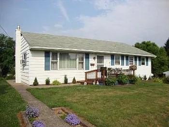 137 N McAllister St photo 1