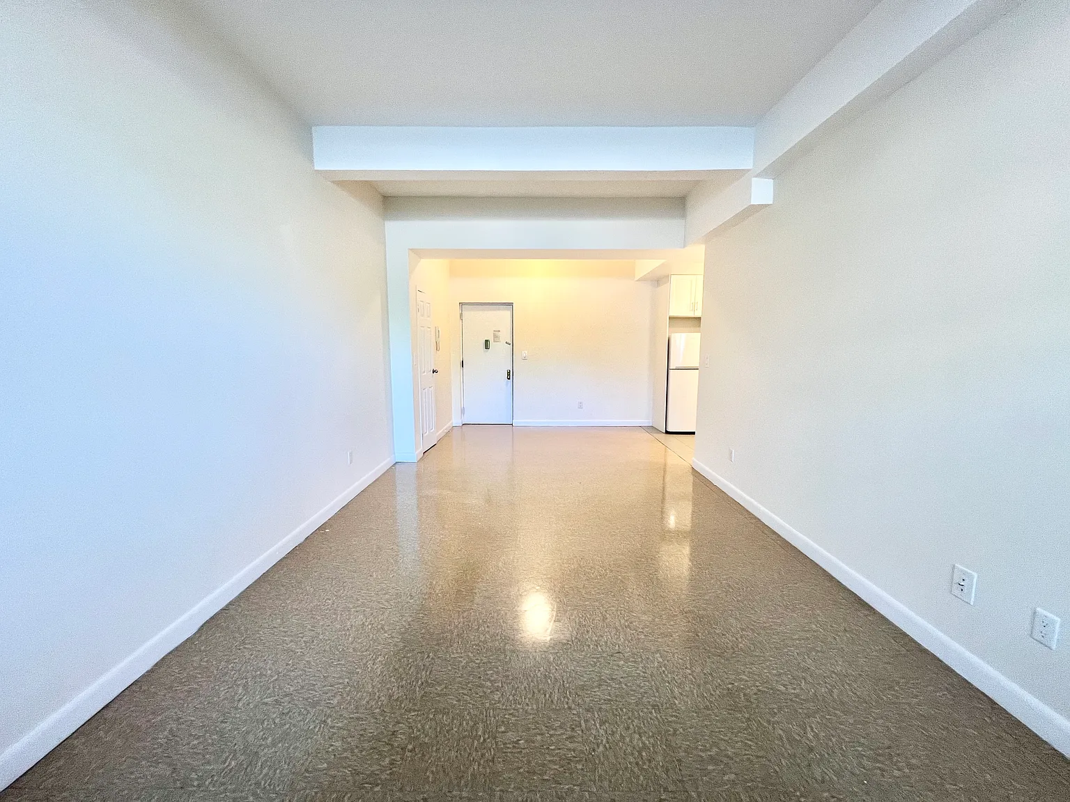 1 bed, 700 sqft, $2,150 — Photo 1