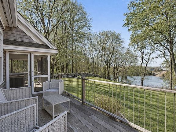 3rd image of 7 Spring Pond Rd