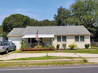 5 S Village Dr, Somers Point, NJ 08244