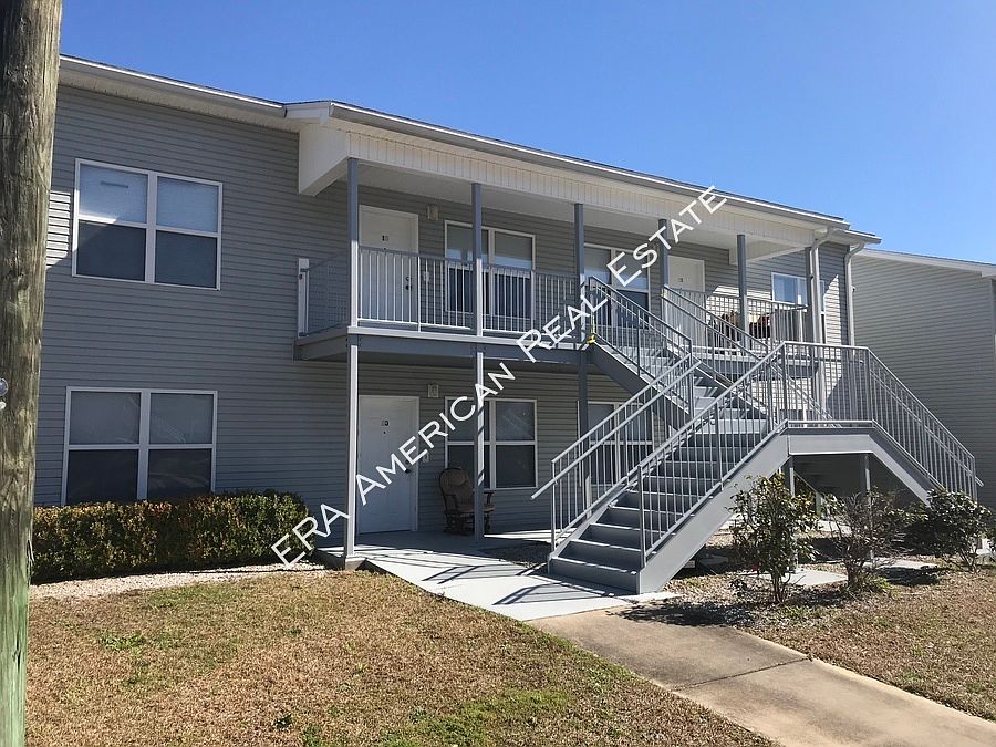 1st image of 28 Garden Ln APT 11