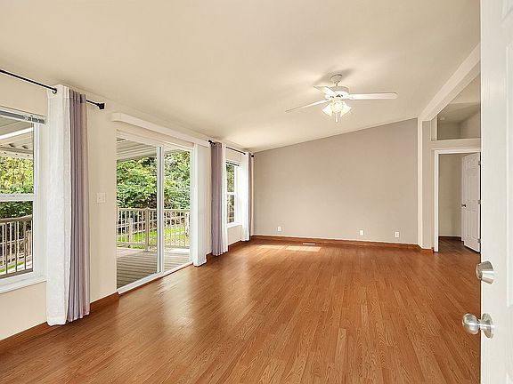 3rd image of 14727 43rd Ave NE Unit 170