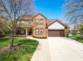 28 Chestnut Ct W, Buffalo Grove, IL