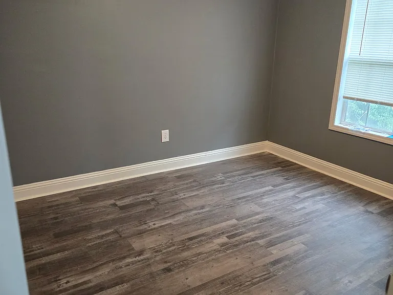 1213 S Larch St — Photo 8