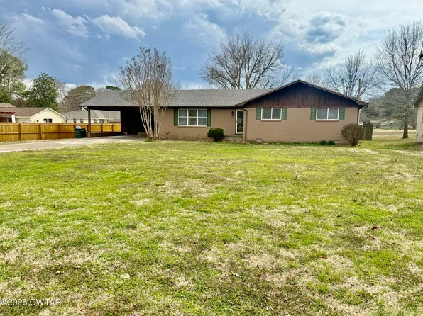 1513 Honeysuckle Dr, Union City, TN 38261