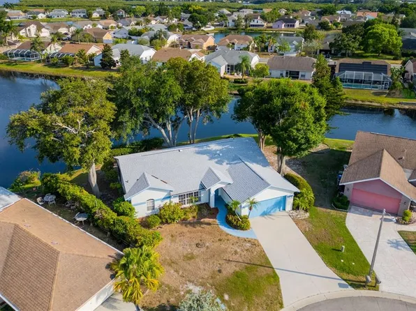913 48th Street Cir E, Bradenton, FL 34208
