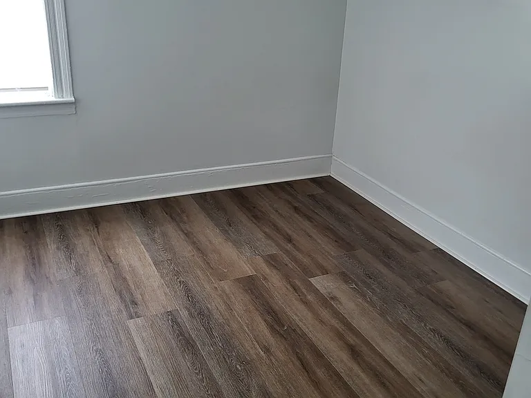 13-15 Greystone Ave — Photo 10
