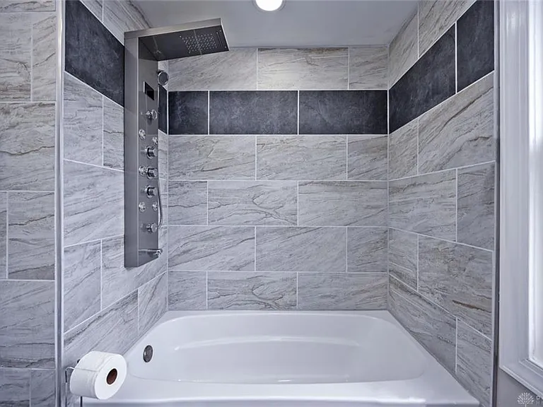 2368 Fauver Ave — Photo 25