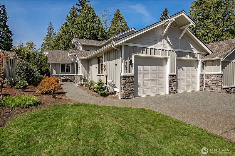 2nd image of 9021 Gleneagle Drive #17