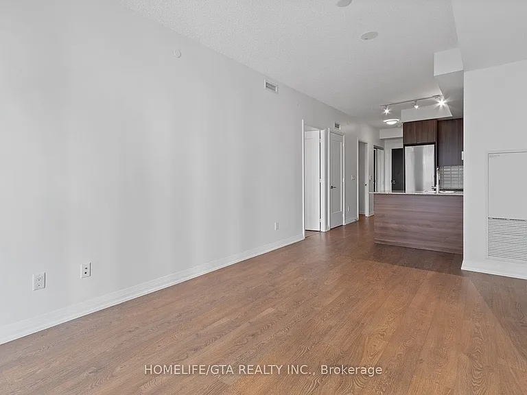 101 Erskine Ave #420 — Photo 19