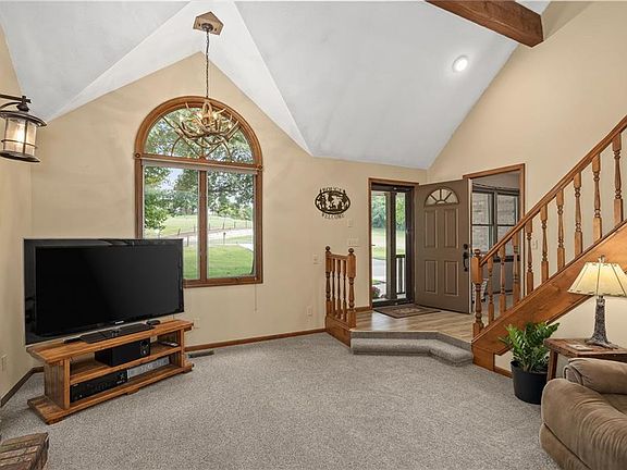 4th image of 4 Lakes Dr