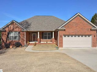 8 Grove Park Ct, Taylors, SC 29687