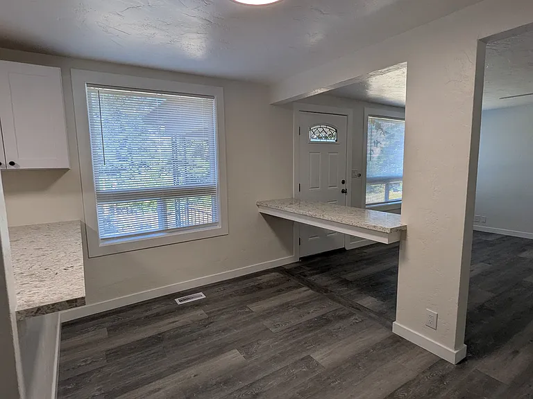 5316 Sandra Ln NE — Photo 10