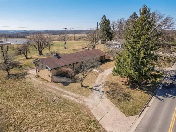 1706 Country Club Rd, Atchison, KS 66002