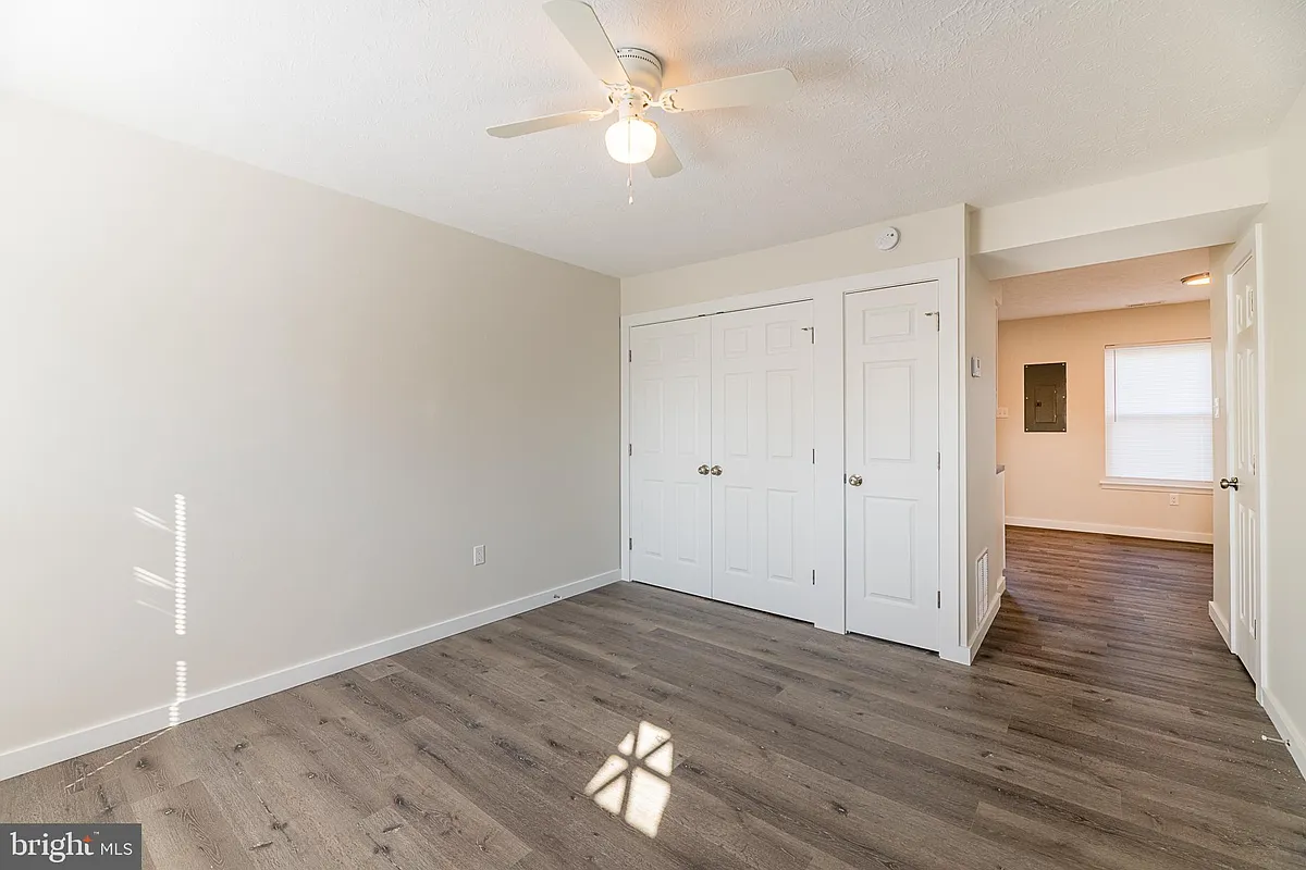 Building Photo - 525 Gray Ave #2