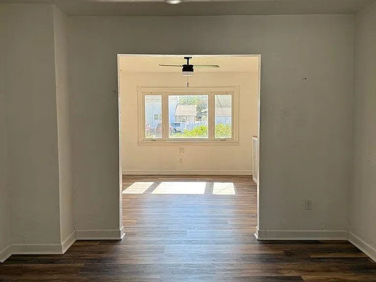 807 Knapp St — Photo 5