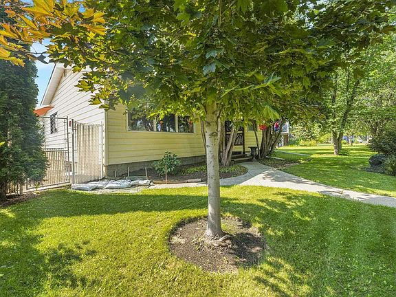 3rd image of 11836 135th St NW