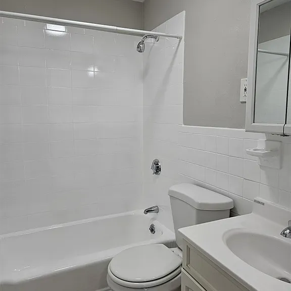 572 Cummins Hwy #12 — Photo 8