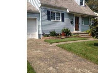 211 W 3rd St, Palmyra, NJ 08065