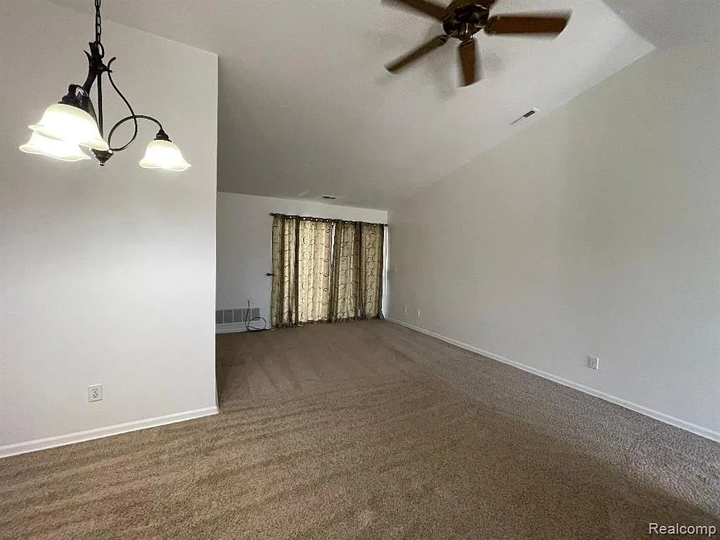 2 bed, 2.0 bath, 1168 sqft, $1,550 — Photo 4