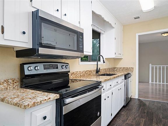 2nd image of 356 Rockland Way