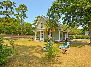 909 Ralph Nesbit Rd, Awendaw, SC 29429