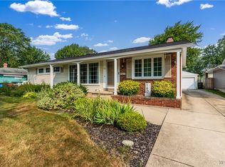 160 Greentree Rd, Tonawanda, NY 14150