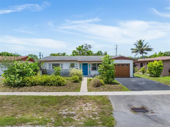 3620 NW 24th St, Lauderdale Lakes, FL 33311