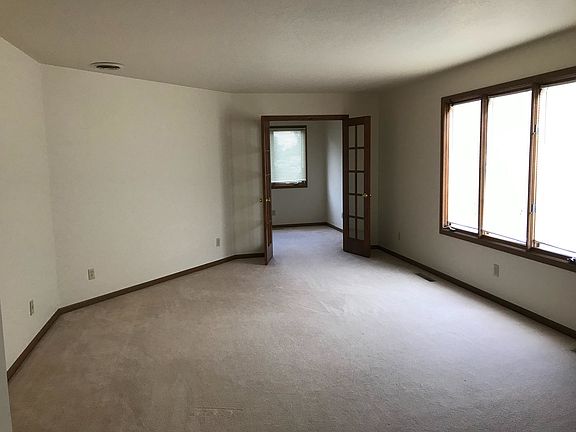 2nd image of 119 Dartmouth Dr