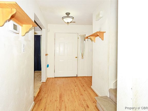 3rd image of 238 Oakwood Dr