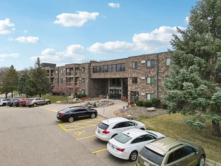 Park Place Apartments in Burnsville — Photo 31