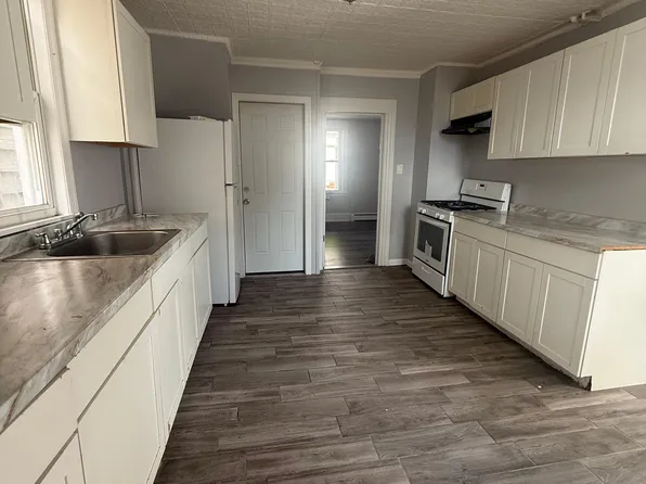 34 Lincoln Pl #1F, Clifton, NJ 07011
