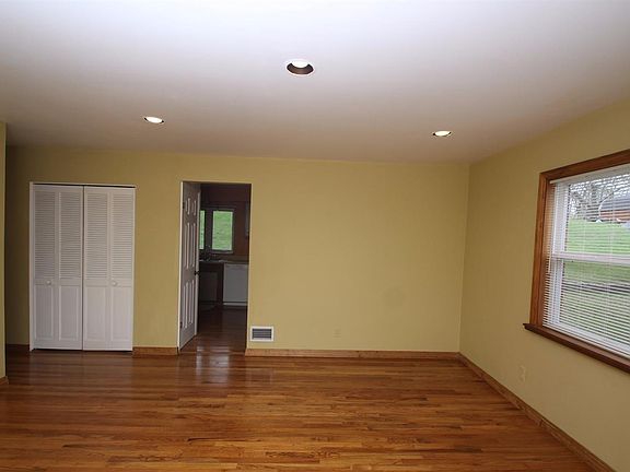 5th image of 4054 Lee Ct
