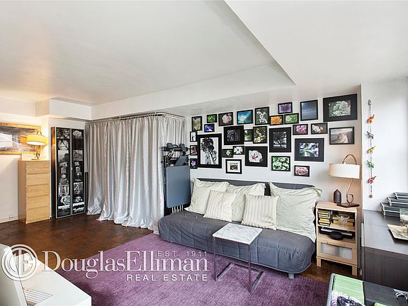 3rd image of 153 E 57th St APT 19A