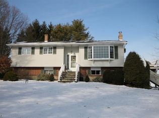 87 Spring Valley Rd, Hardwick, NJ 07825